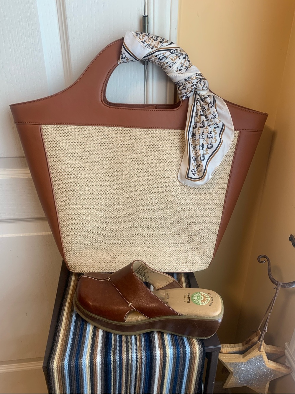 NWOTBrown and Cream Straw Tote BUCKET style